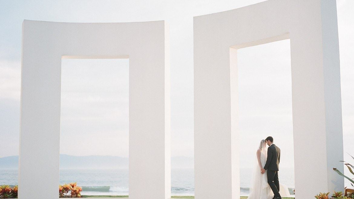 Wedding couple in the gazebo terrace of Grand Velas Riviera Nayarir