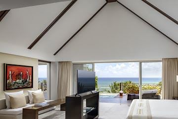 50-Year-Old (Cincuentañeros) Guests Celebrated at Velas Resorts This October
