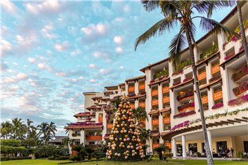 Celebrate the Holidays in Style: Santa Arrival via Helicopter, Gingerbread Mansions, In-Suite Christmas Trees, Fiestas, and More at Velas Resorts in Mexico 