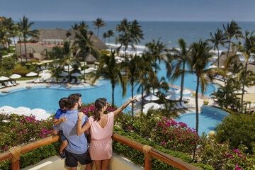 Mexico’s Velas Resorts Donates 20,000 Face Masks